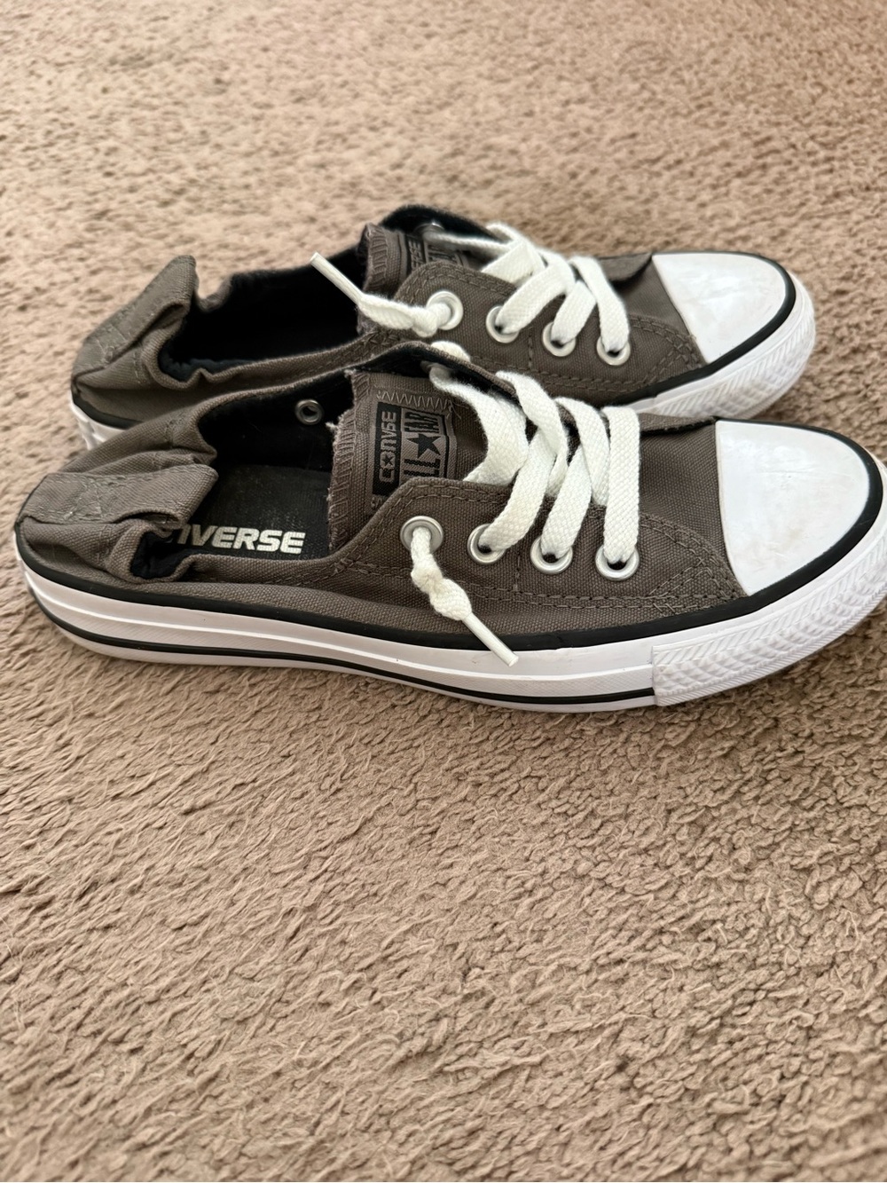 Converse Low Top Sneakers in Gray and White